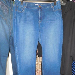 20W STYLE & CO STRAIGHT LEG DENIM JEANS SPARKLE BACK POCKETS ASTOR TUMMY CON